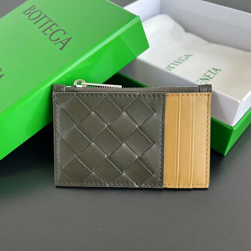 Card holder from Scarlettluxury