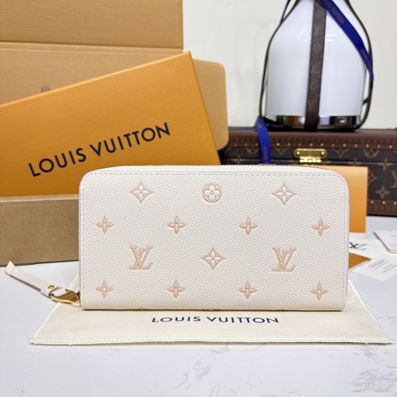 Louis Vuitton clutch