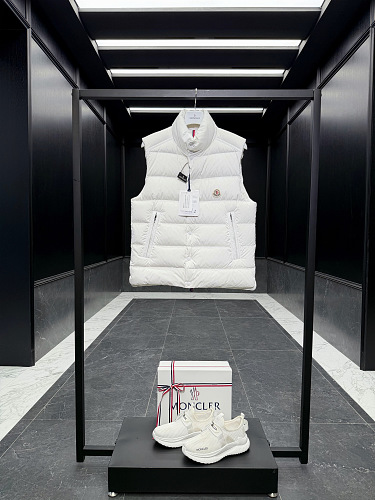 Moncler shopping bag