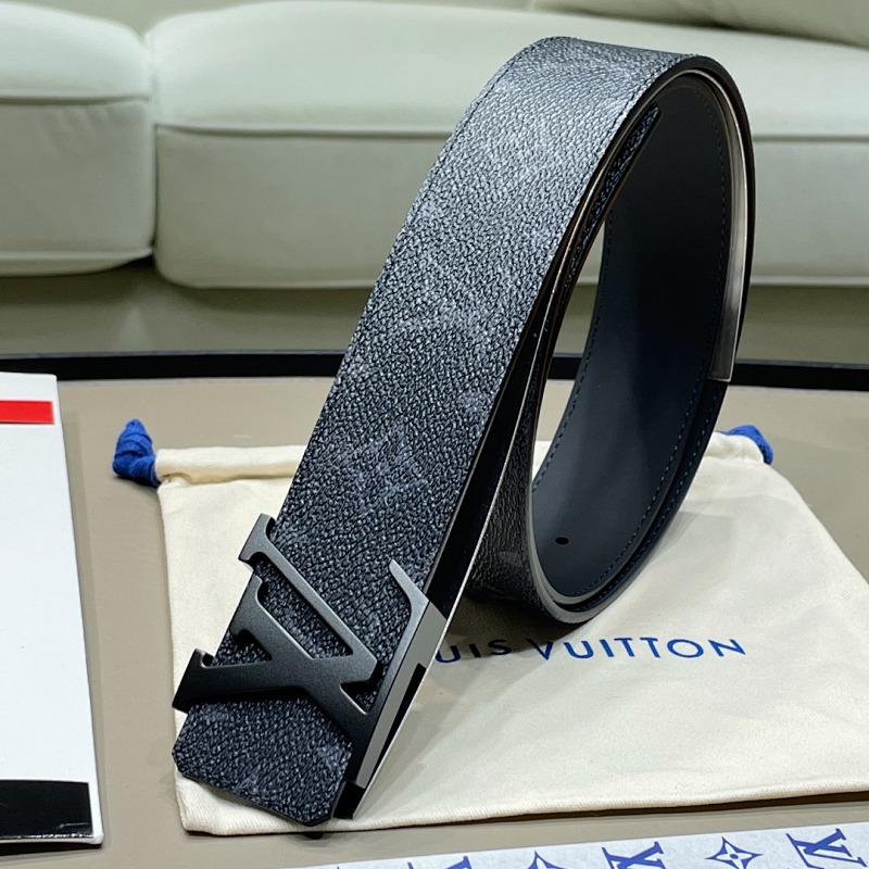 Louis Vuitton LV Initiales Monogram 40