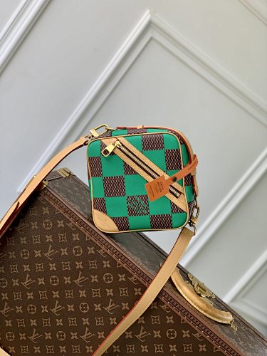 Messenger bag from Scarlettluxury