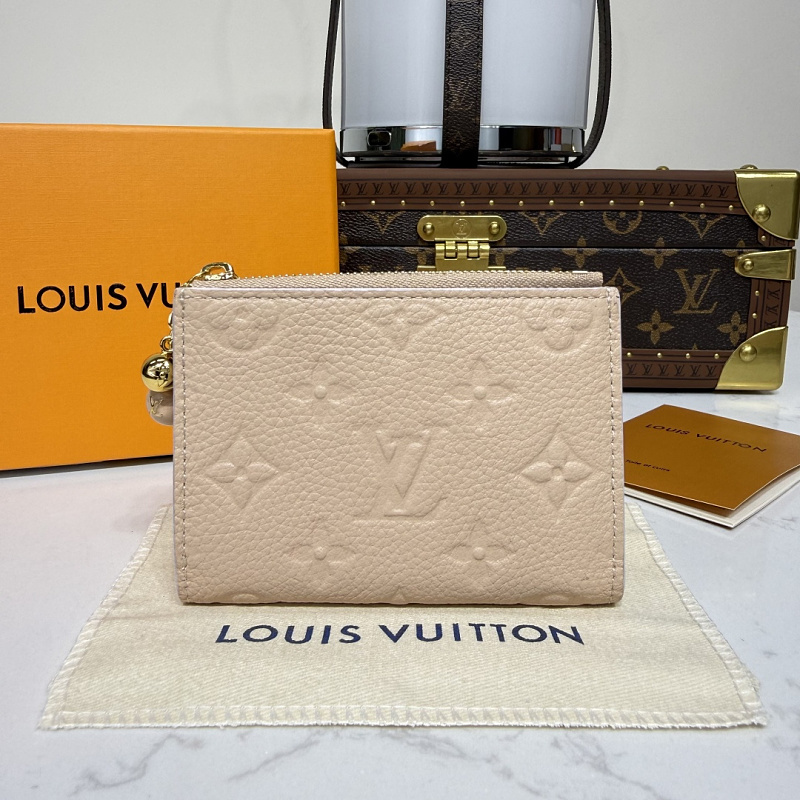 Wallet from Scarlettluxury