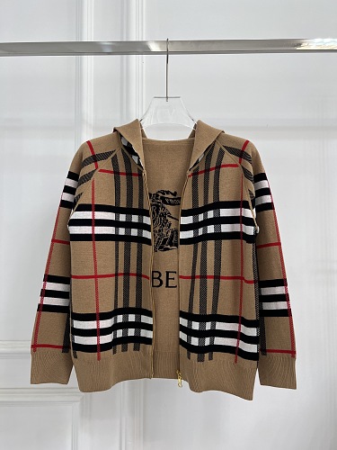 Sweater from Scarlettluxury