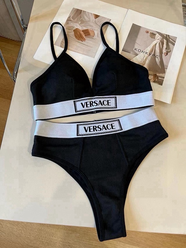 Set from Scarlettluxury