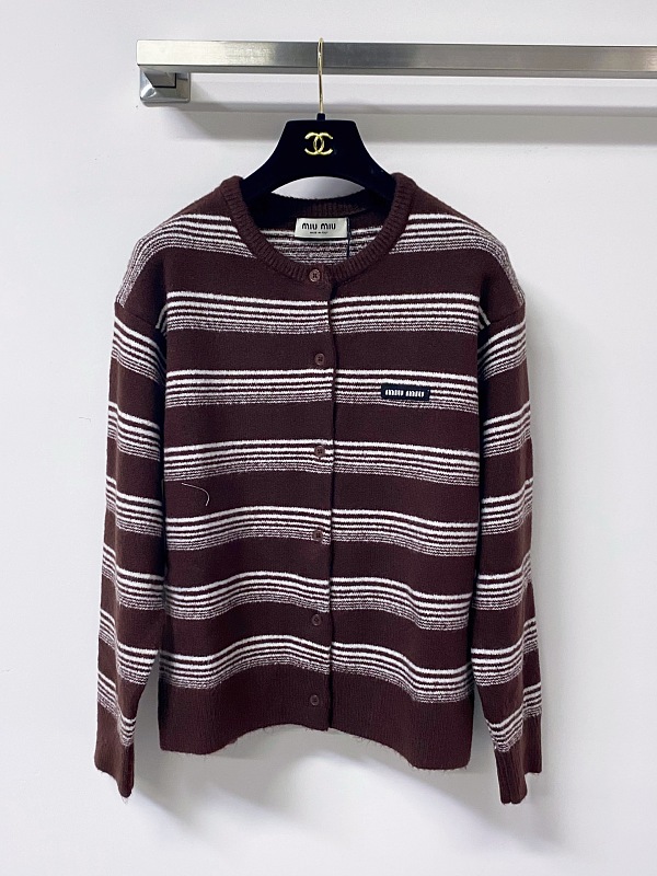 Sweater from Scarlettluxury