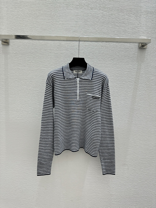 Sweater from Scarlettluxury