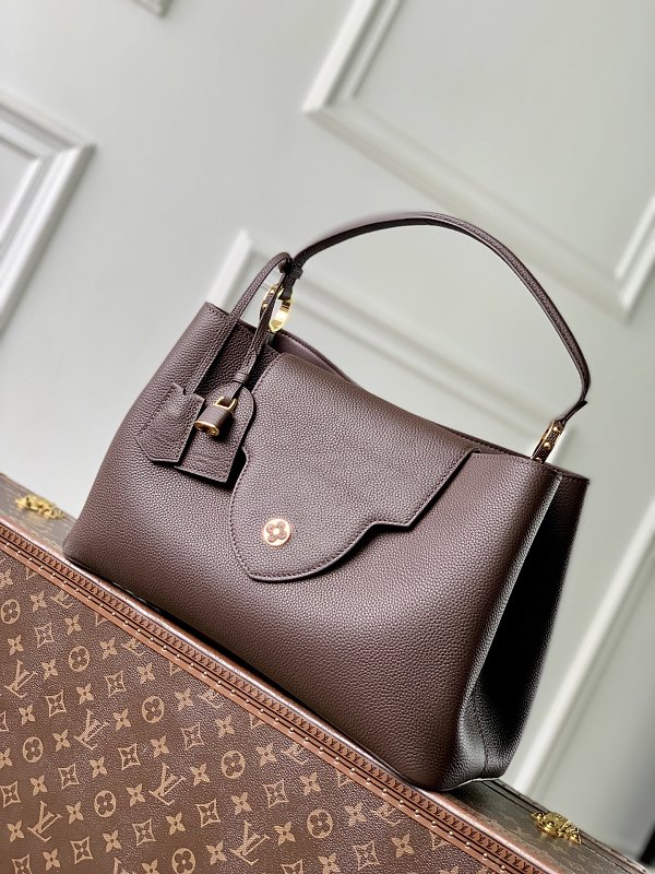 Louis Vuitton crossbody bag