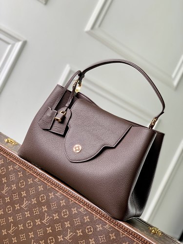 Louis Vuitton crossbody bag