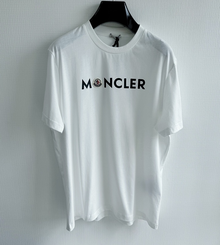 Sweater from Scarlettluxury