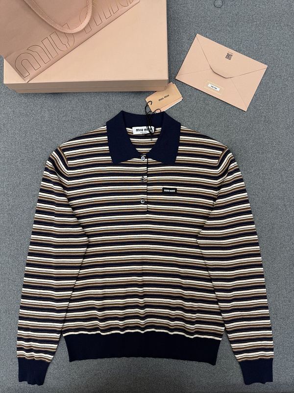 Sweater from Scarlettluxury