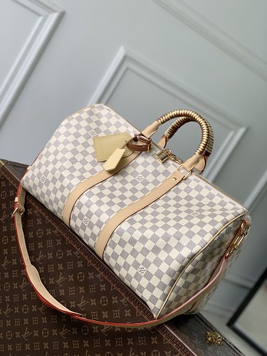 Travel bag from Scarlettluxury