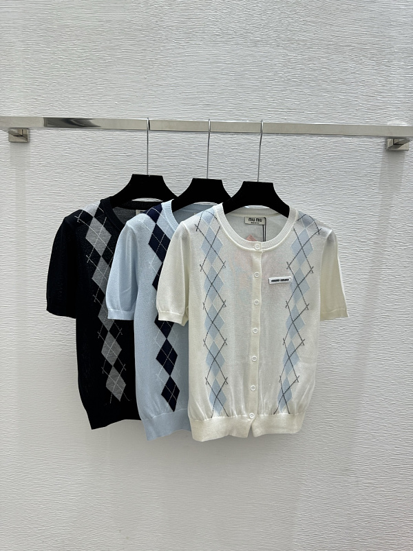 Sweater from Scarlettluxury