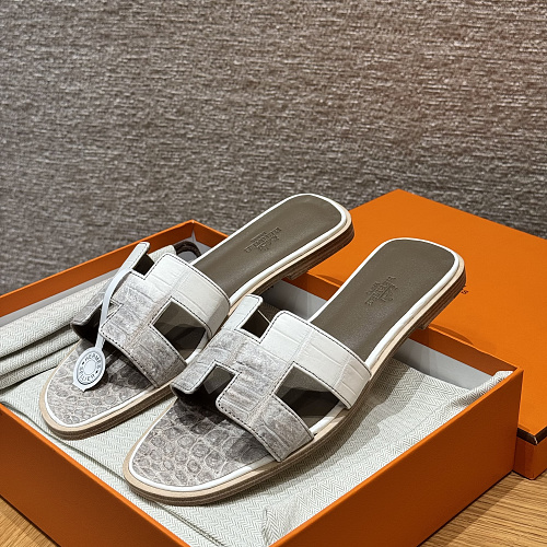 Upper Material Alligator