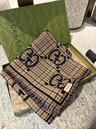 Gucci scarf