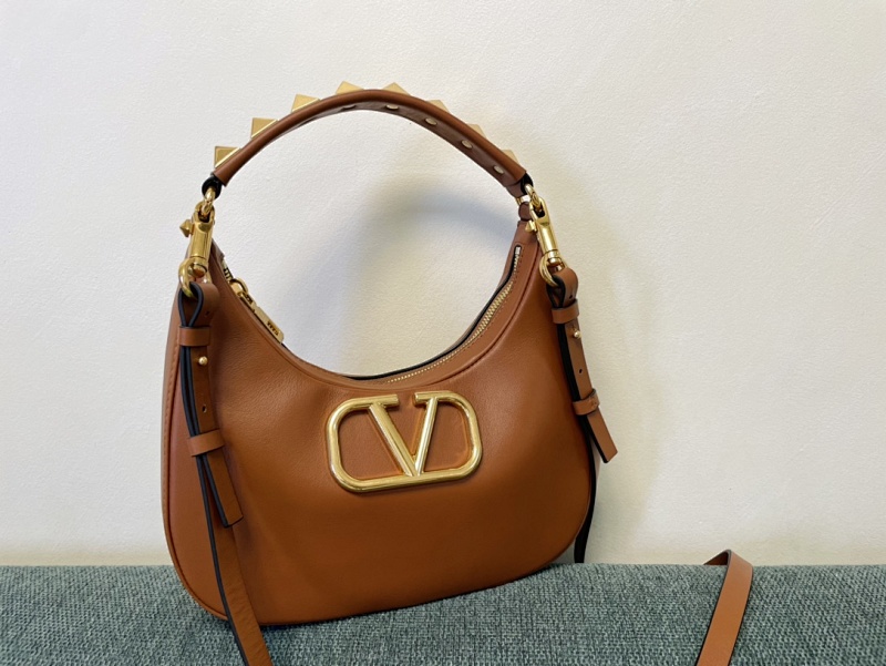 Valentino Studsign Hobo