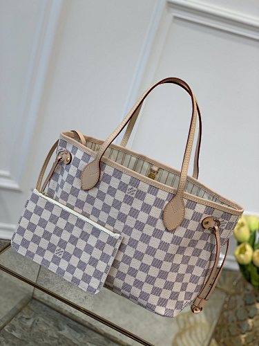 Shopping bag from Scarlettluxury