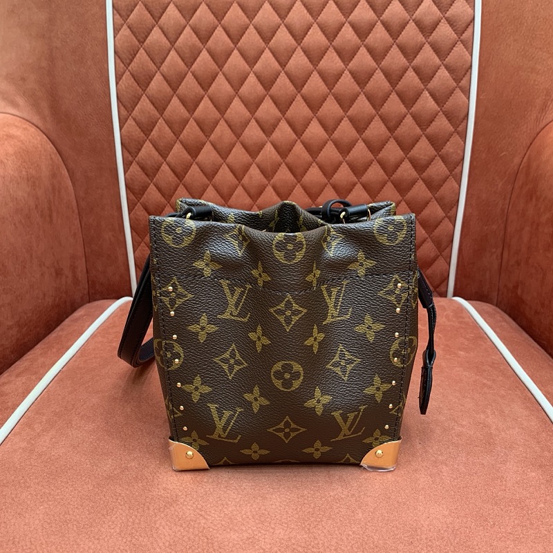 Louis Vuitton crossbody bag
