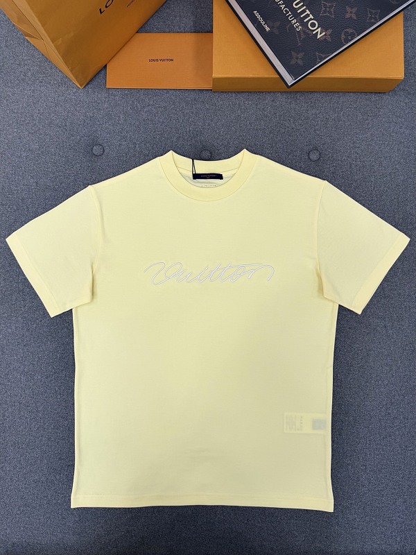 Tee from Scarlettluxury