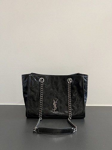 Shopping bag from Scarlettluxury