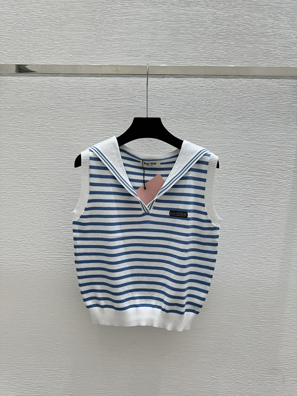 Sweater from Scarlettluxury