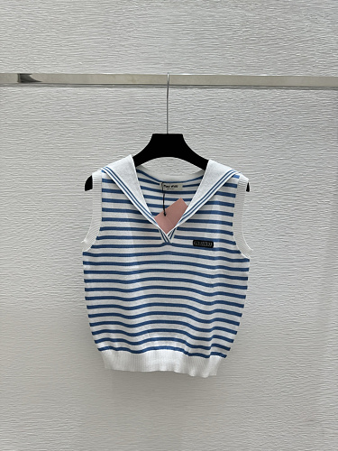Sweater from Scarlettluxury