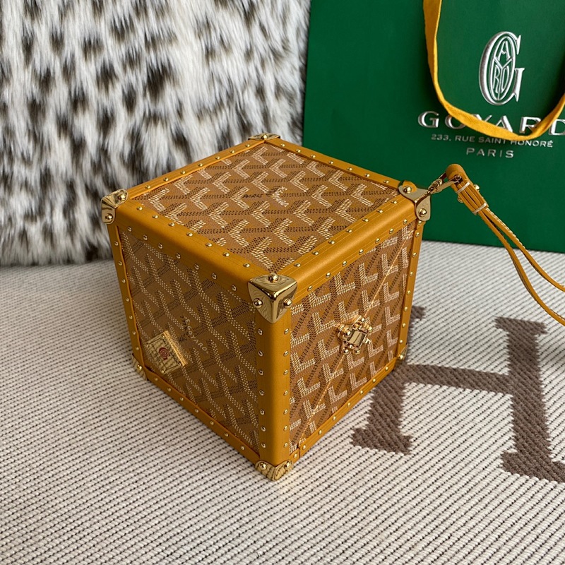 Goyard bag