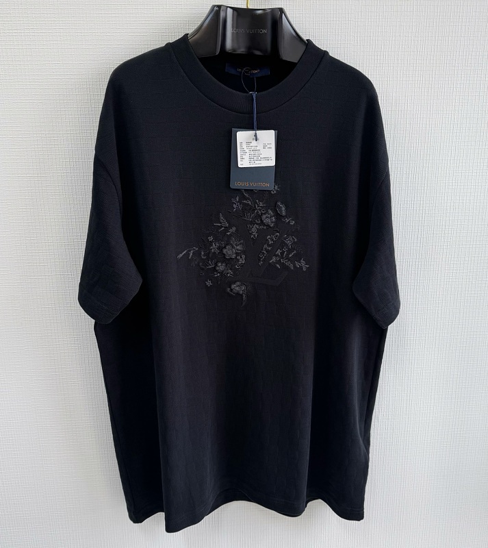 Tee from Scarlettluxury