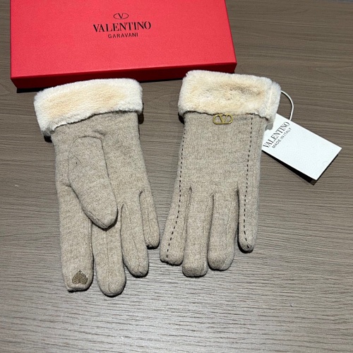 Valentino gloves