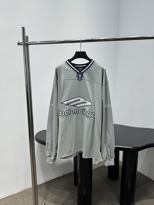 Sweater from Scarlettluxury