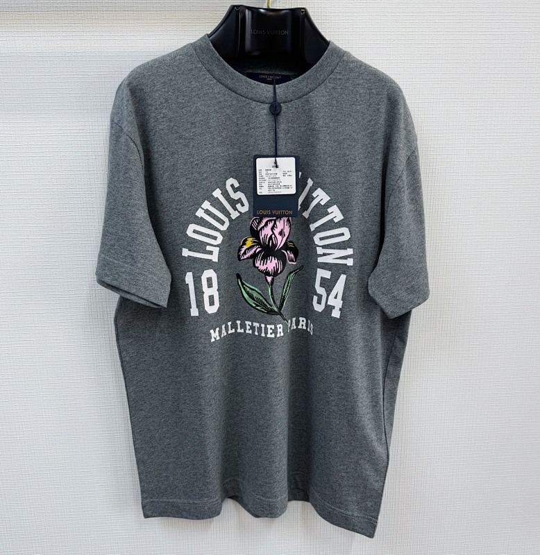 Tee from Scarlettluxury