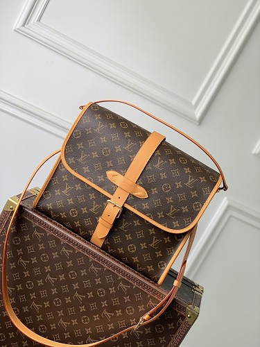 Louis Vuitton crossbody bag