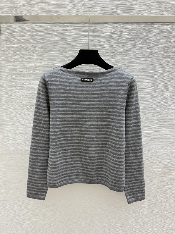 Sweater from Scarlettluxury