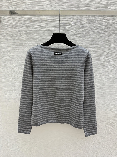 Sweater from Scarlettluxury