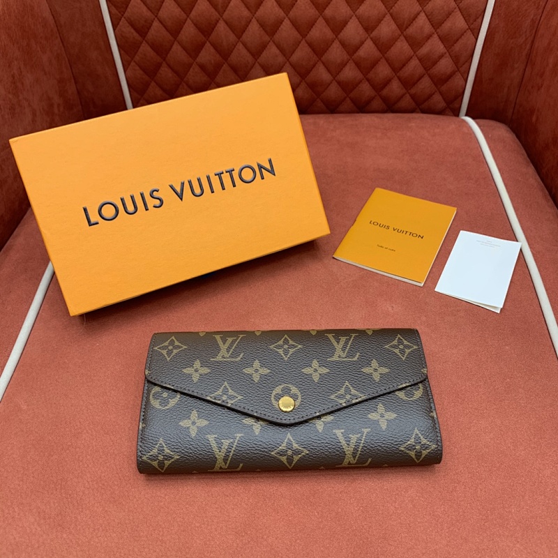 Louis Vuitton clutch