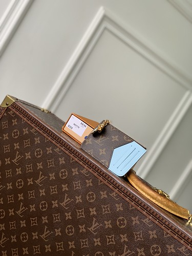 Louis Vuitton card holder