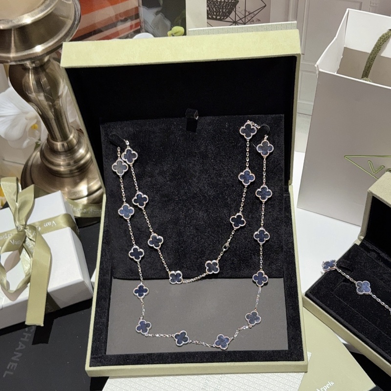 Van Cleef & Arpels necklace