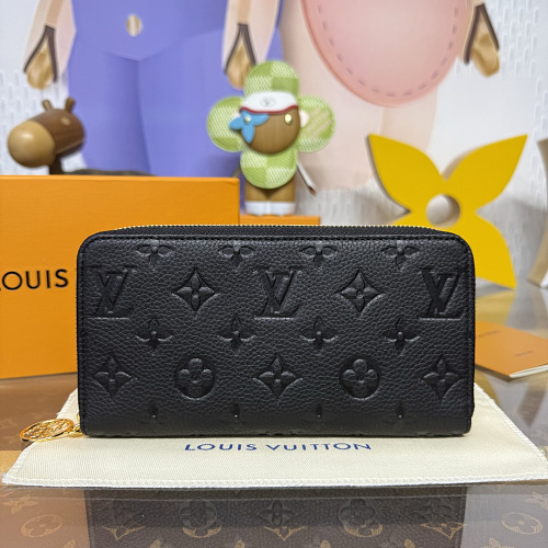 Wallet from Scarlettluxury