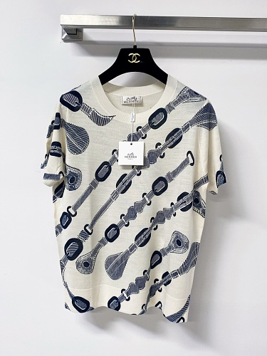 Tee from Scarlettluxury