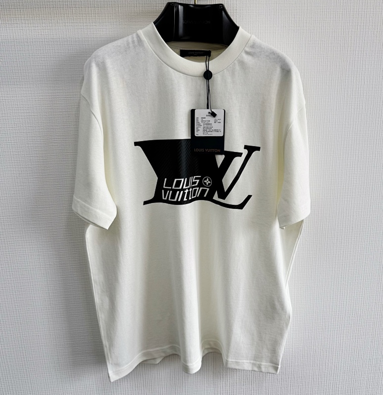 Tee from Scarlettluxury