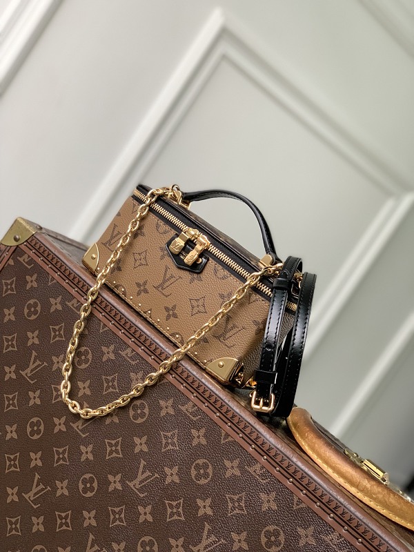Louis Vuitton crossbody bag