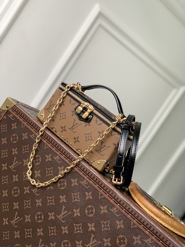 Louis Vuitton crossbody bag