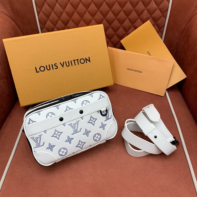 Camera bag from Scarlettluxury