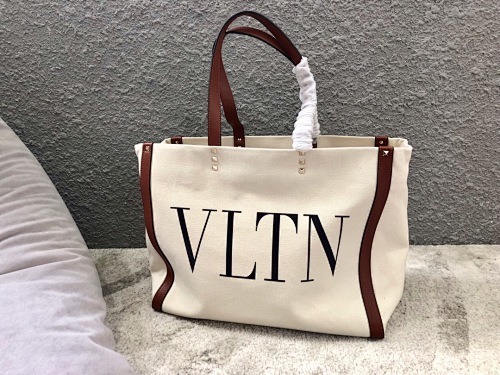 Valentino Vltn Logo