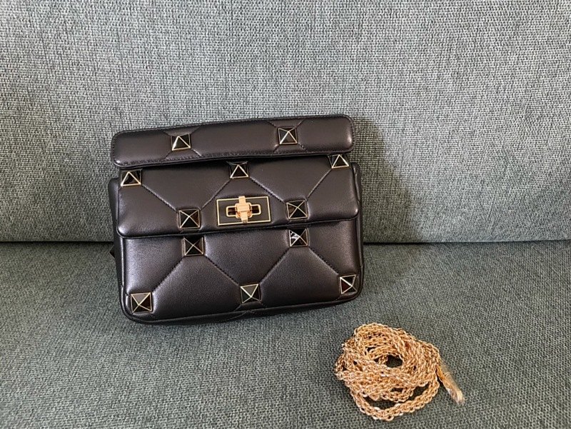 Valentin0 Garavani Roman Stud