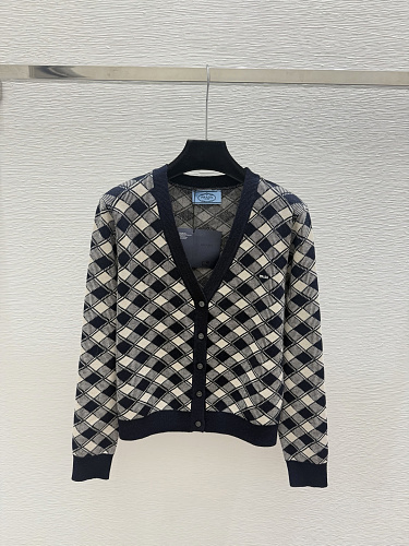 Sweater from Scarlettluxury