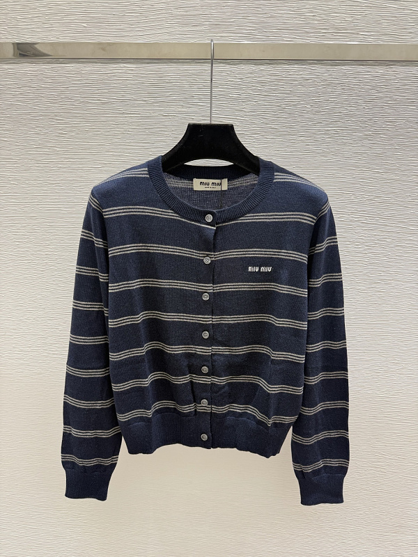 Sweater from Scarlettluxury