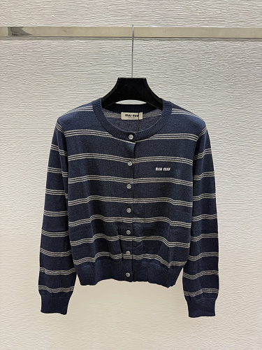 Sweater from Scarlettluxury