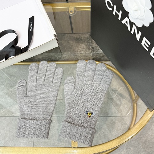 Gloves from Scarlettluxury