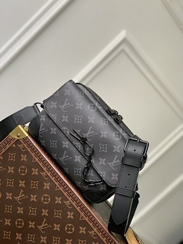 Louis Vuitton messenger bag