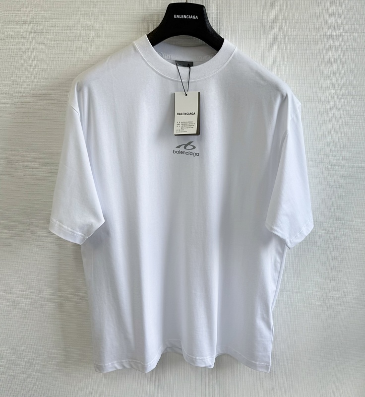 Tee from Scarlettluxury